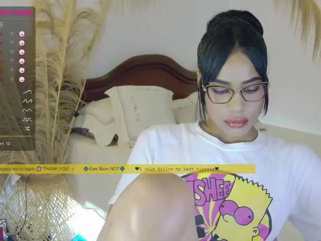 Live sex webcam photo for YourSally #274476955
