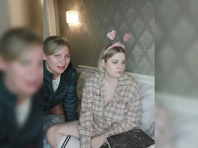 Live sex webcam photo for YourWitcher #288022442