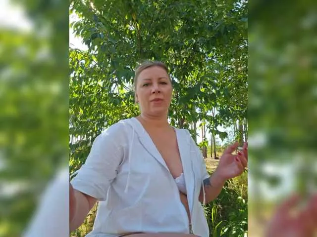 Live sex webcam photo for YourWitcher #291752216