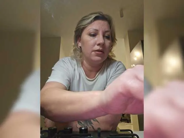 Live sex webcam photo for YourWitcher #292366341