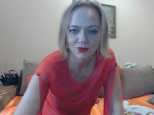 Live sex webcam photo for YourXQueen #276383718