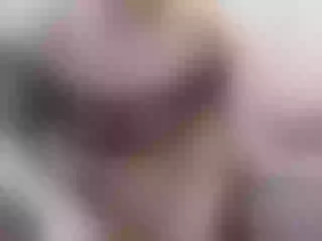 Live sex webcam photo for YourXQueen #277751236