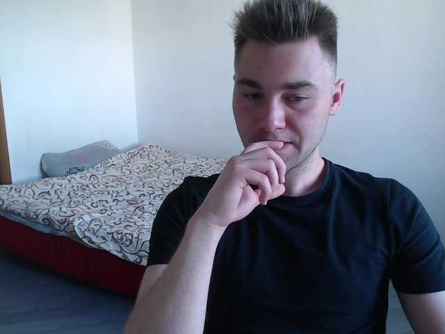 Live sex webcam photo for Yourchikk #273675582