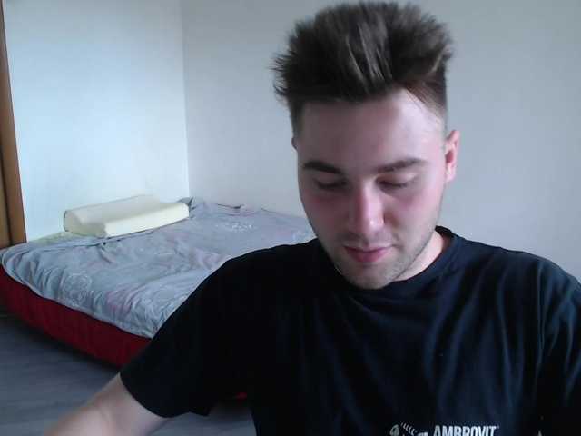 Live sex webcam photo for Yourchikk #274094447