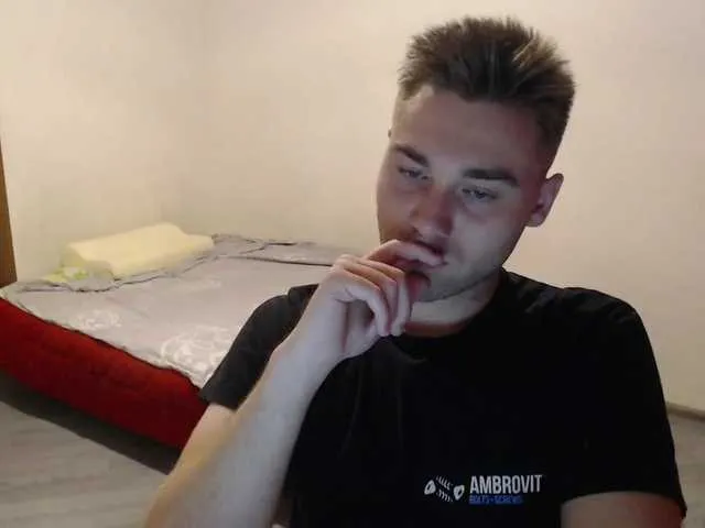 Live sex webcam photo for Yourchikk #274250183