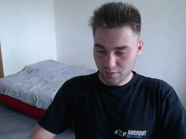 Live sex webcam photo for Yourchikk #274258567