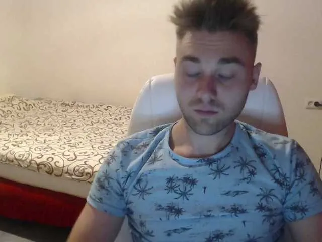 Live sex webcam photo for Yourchikk #274556671