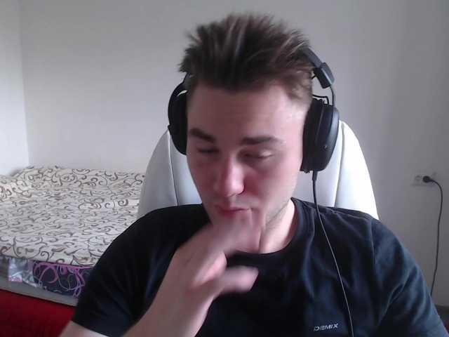 Live sex webcam photo for Yourchikk #274591099