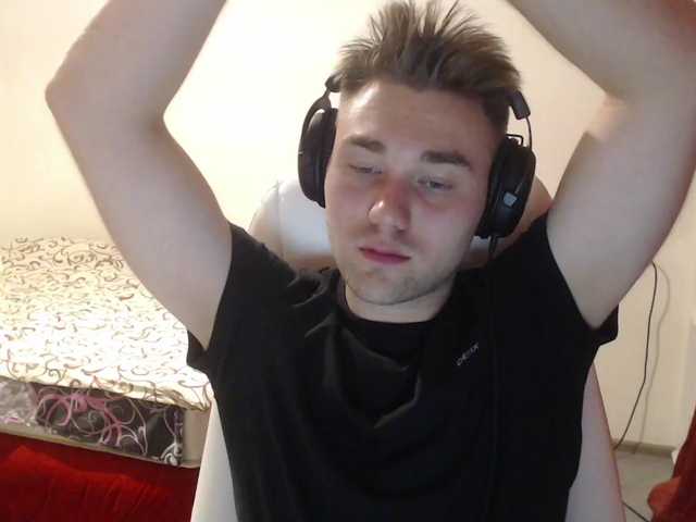 Live sex webcam photo for Yourchikk #274595649