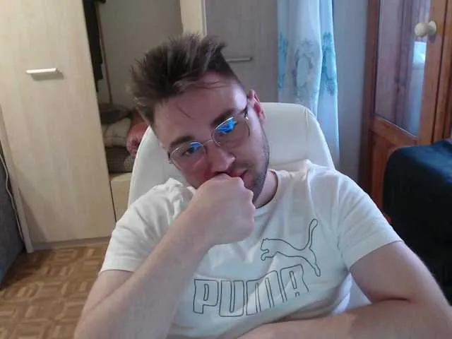 Live sex webcam photo for Yourchikk #275466021