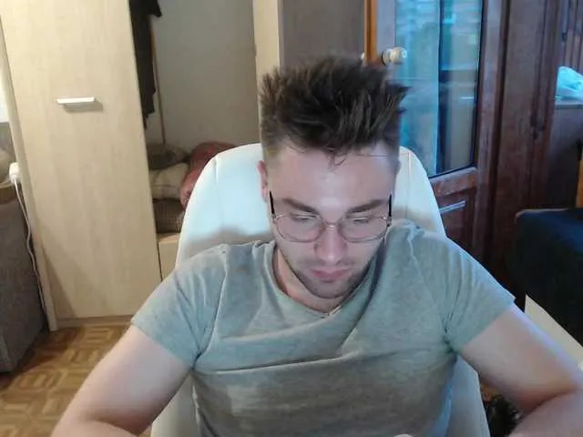 Live sex webcam photo for Yourchikk #275526814