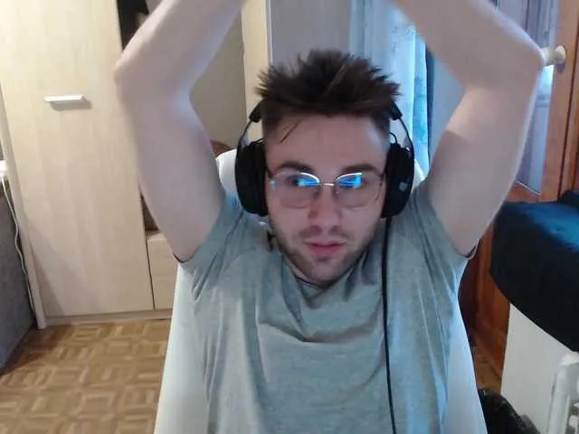 Live sex webcam photo for Yourchikk #275535633