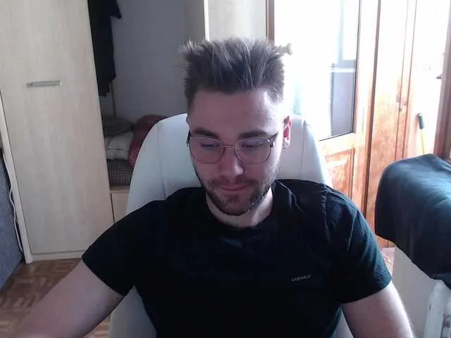 Live sex webcam photo for Yourchikk #275587467