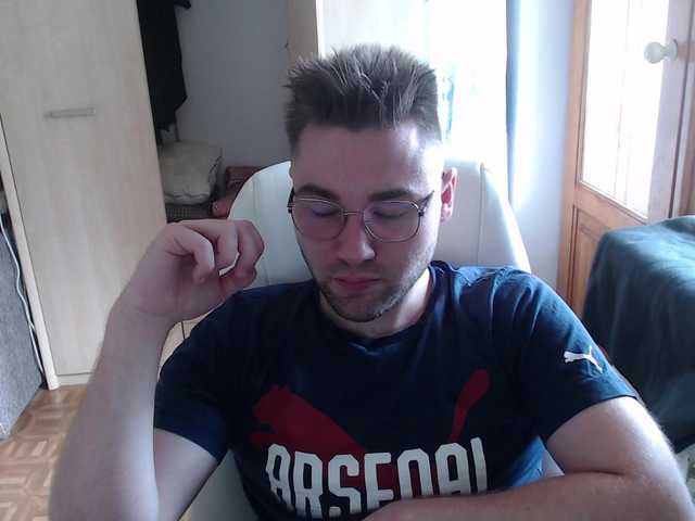 Live sex webcam photo for Yourchikk #275675205