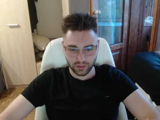 Live sex webcam photo for Yourchikk #275848451