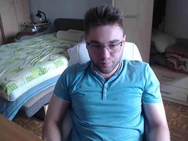 Live sex webcam photo for Yourchikk #275912683