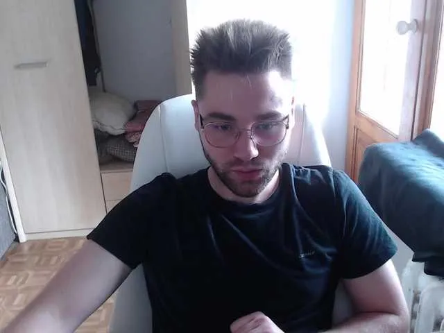 Live sex webcam photo for Yourchikk #275958160