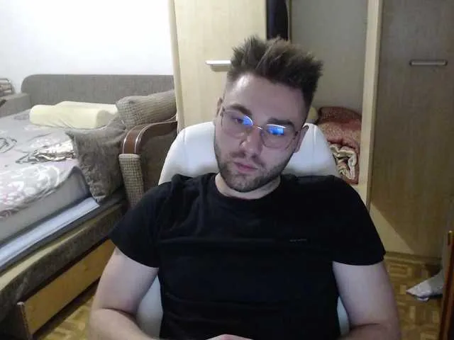 Live sex webcam photo for Yourchikk #275960184