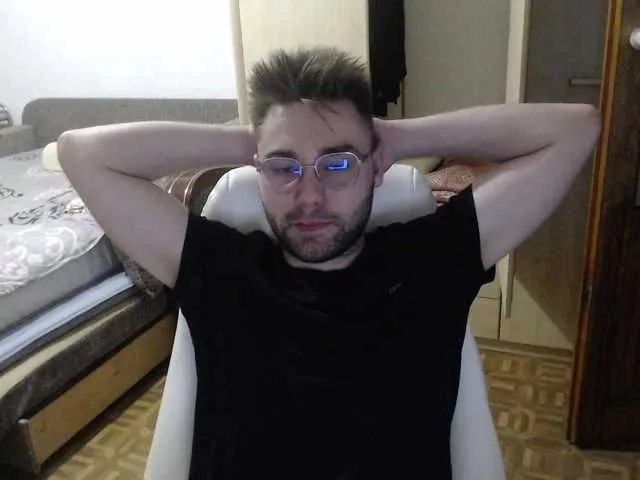 Live sex webcam photo for Yourchikk #275968117