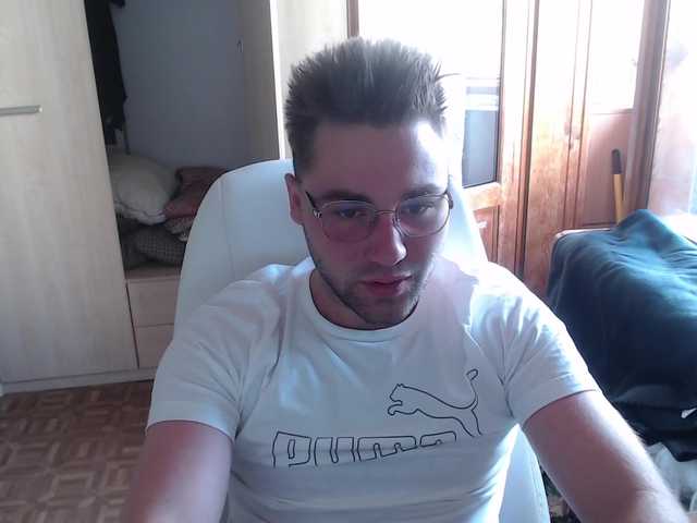 Live sex webcam photo for Yourchikk #276018135