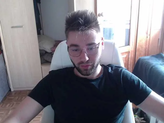 Live sex webcam photo for Yourchikk #276128403