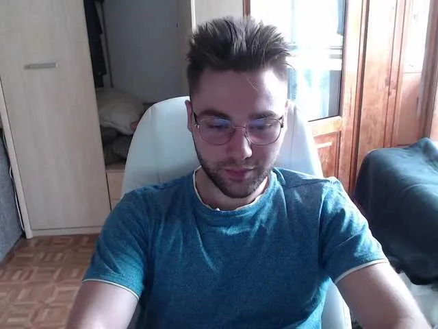 Live sex webcam photo for Yourchikk #276167177