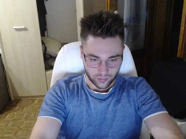 Live sex webcam photo for Yourchikk #276171063