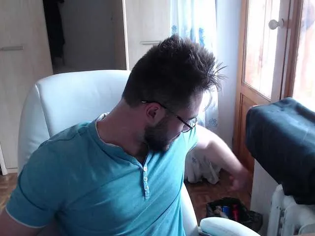 Live sex webcam photo for Yourchikk #276203731