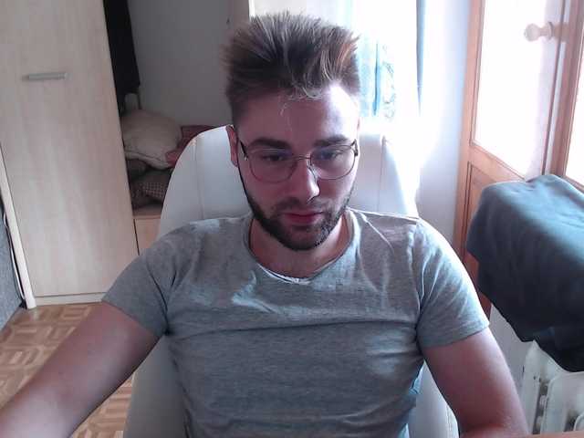 Live sex webcam photo for Yourchikk #276218662