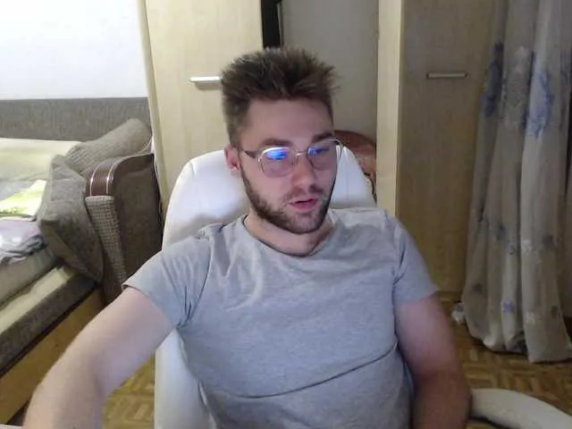 Live sex webcam photo for Yourchikk #276228220