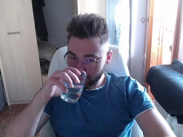 Live sex webcam photo for Yourchikk #276266914