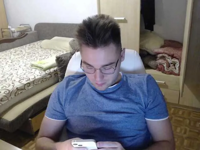 Live sex webcam photo for Yourchikk #276270510