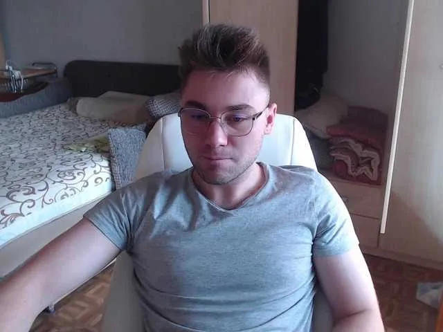 Live sex webcam photo for Yourchikk #276292178