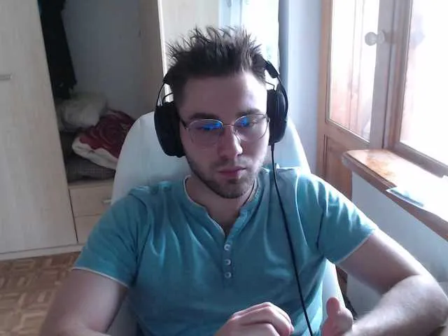 Live sex webcam photo for Yourchikk #276326943