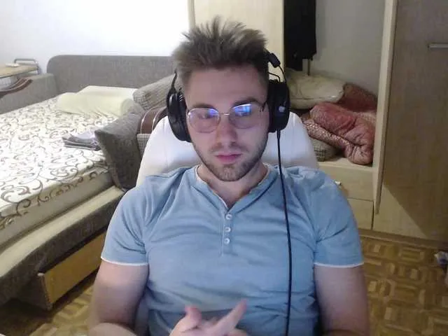 Live sex webcam photo for Yourchikk #276336187