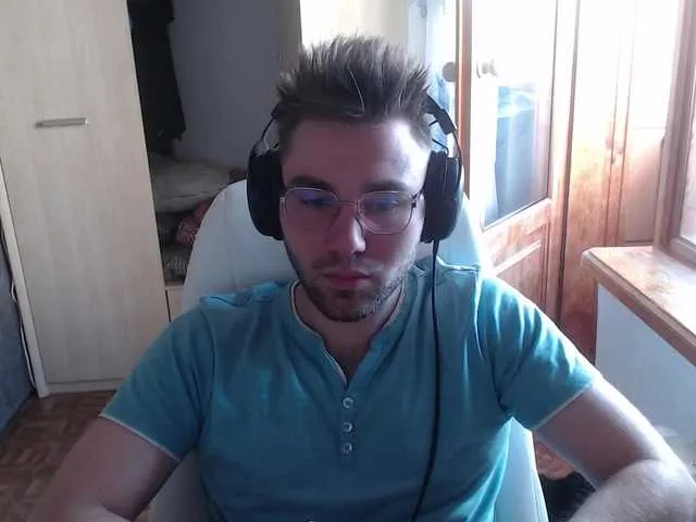 Live sex webcam photo for Yourchikk #276339935