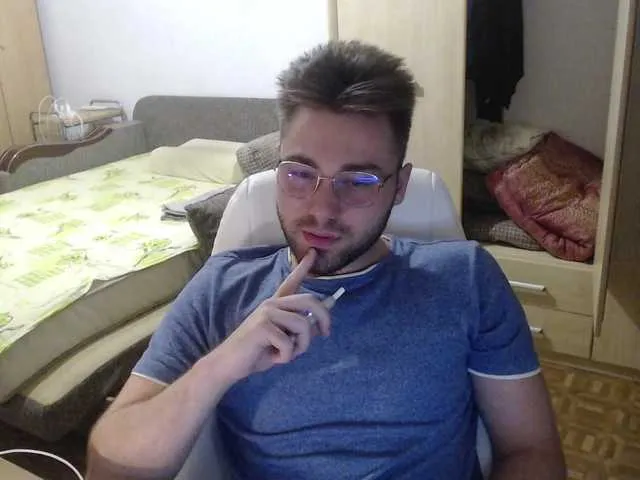 Live sex webcam photo for Yourchikk #276378045