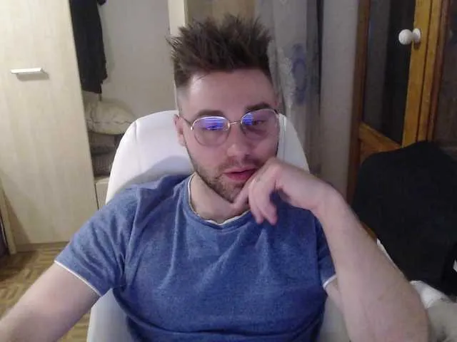 Live sex webcam photo for Yourchikk #276476118