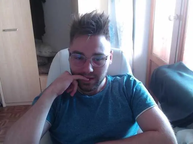 Live sex webcam photo for Yourchikk #276487691