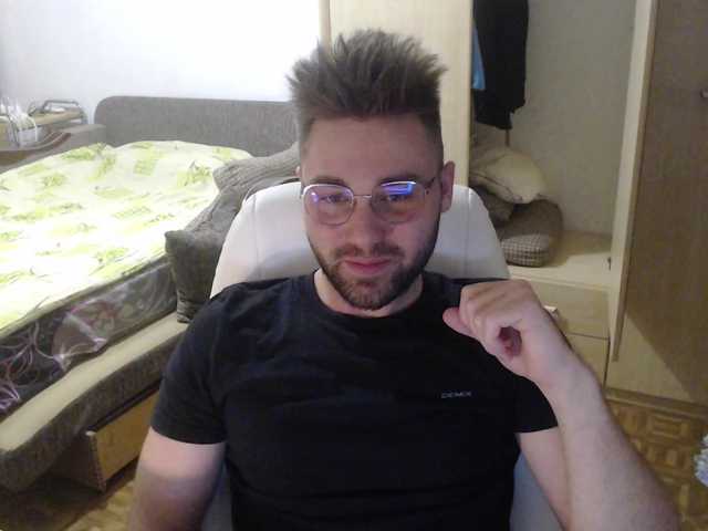 Live sex webcam photo for Yourchikk #276508952