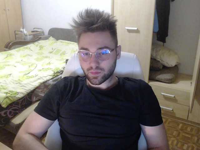 Live sex webcam photo for Yourchikk #276551153