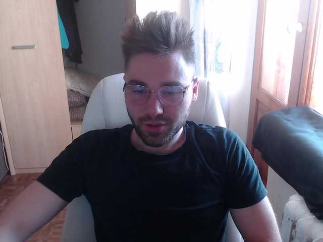 Live sex webcam photo for Yourchikk #276554756