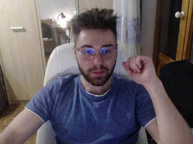 Live sex webcam photo for Yourchikk #276607722