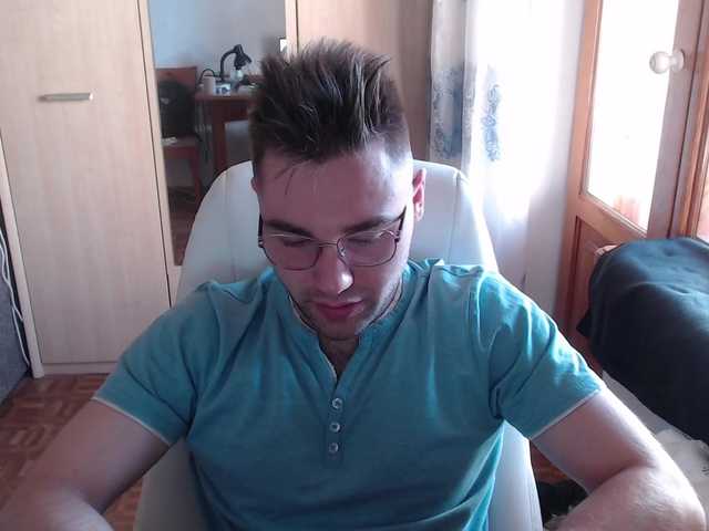 Live sex webcam photo for Yourchikk #276625738