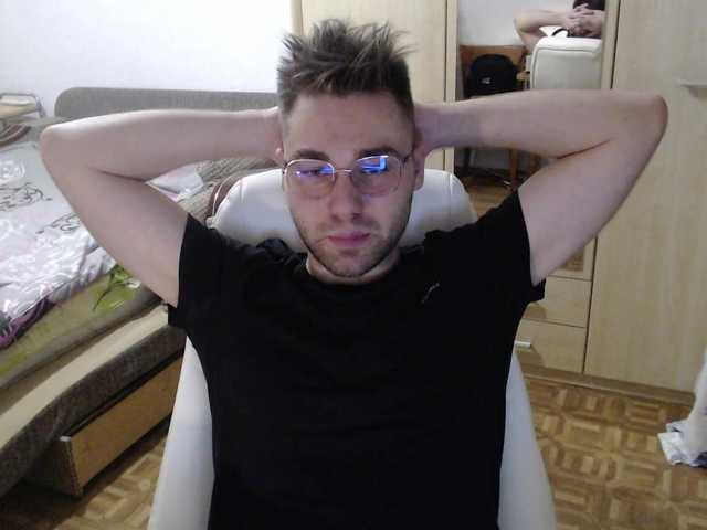 Live sex webcam photo for Yourchikk #276654937