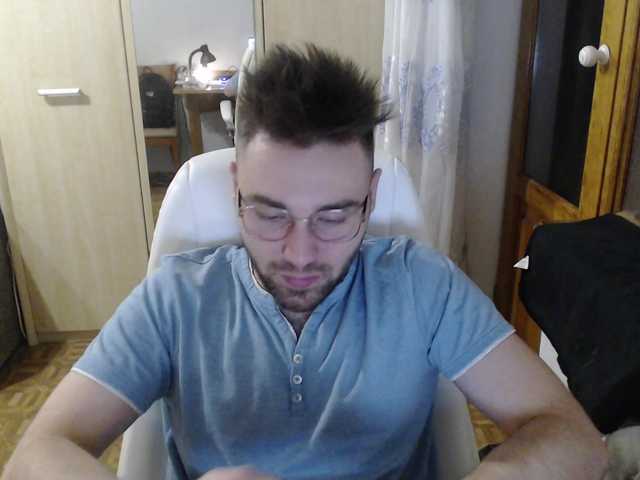 Live sex webcam photo for Yourchikk #276811091