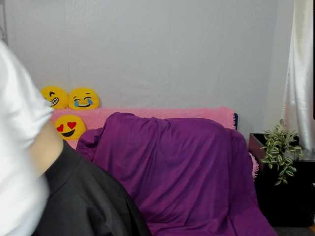 Live sex webcam photo for Yourl2ittle #277367609