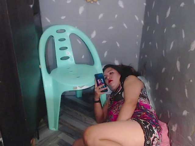 Live sex webcam photo for Yournoughtyasian69 #275537502