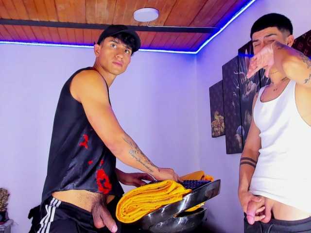 Live sex webcam photo for Yoursgoods #275558923