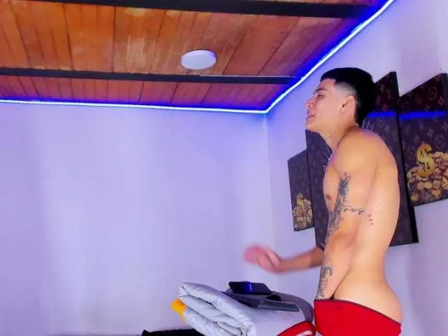 Live sex webcam photo for Yoursgoods #275739815